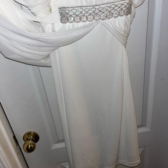 Wedding/ Prom Dress - Picture 2 of 7